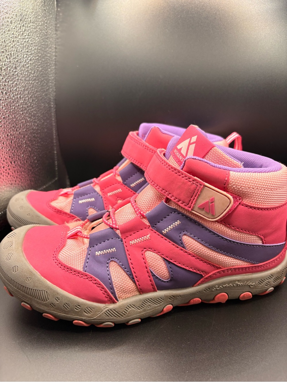 Mishansha Water Resistant Hiking Boots Pink/Purple.Great tread.